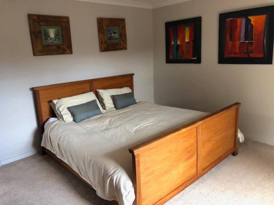 Sunny, Quiet, 2-Bedroom Unit In Fabulous Location! เคมบริดจ์ ภายนอก รูปภาพ