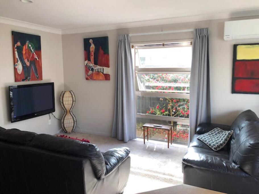 Sunny, Quiet, 2-Bedroom Unit In Fabulous Location! เคมบริดจ์ ภายนอก รูปภาพ